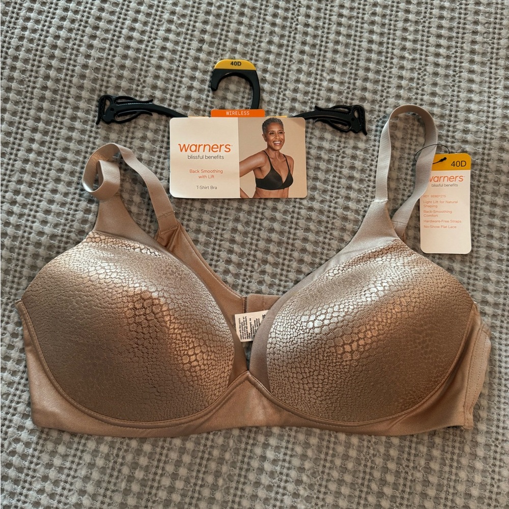 New Warner's Wireless Tshirt Bra